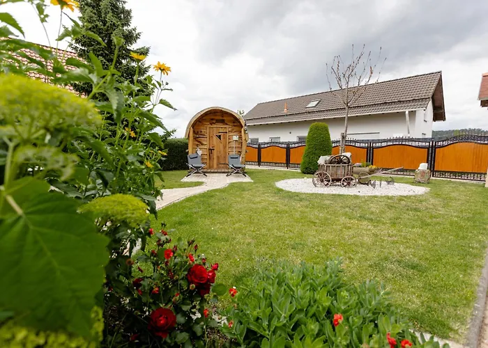 Am Bergeshang Semesterbostad